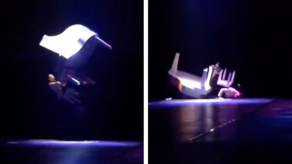 Ondersteboven pianospelen leek interessant, maar bleek best pijnlijk