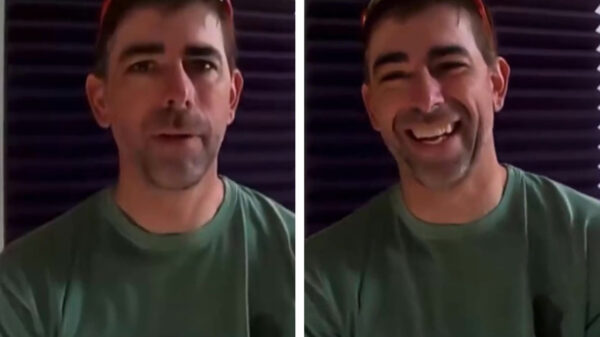 Ondertussen in de sportschool: "Hey blinde, stop eens even staren!"