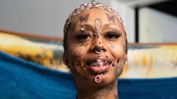 Als je oma zich identificeert als een getatoeëerde ijzerwarenwinkel