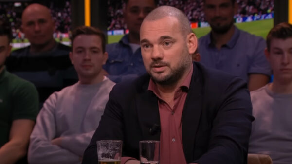 Wesley Sneijder laat zien dat 'ie nog steeds prima kan ballen