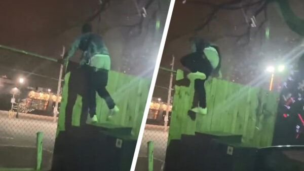 Er moet toch een makkelijkere manier zijn om je broek uit te trekken?!