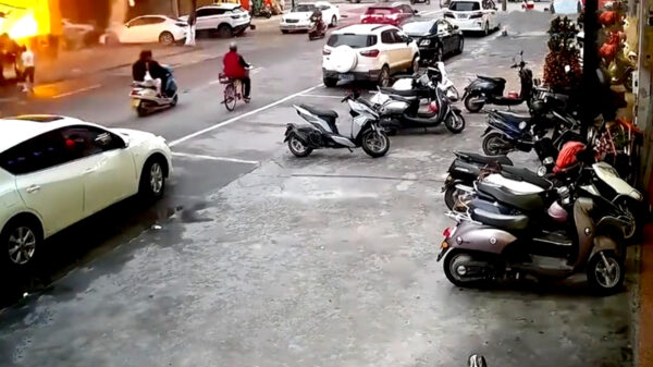 Voorbijgangers omvergeblazen door gasexplosie in een Chinees restaurant