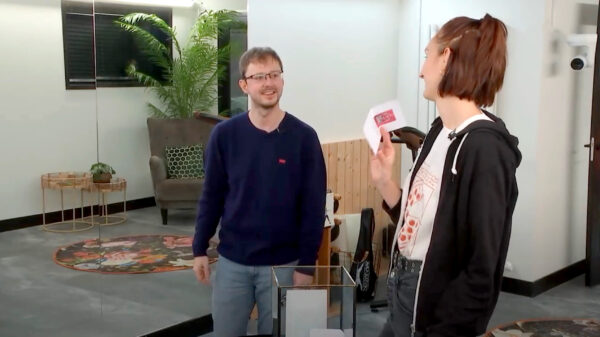 Ondertussen in LLDL: "heb je al bedacht hoe ik er zonder kleren uitzie?"