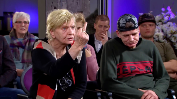 Kijkers zien horrorbuurvrouw in 'heftigste aflevering ooit' van Mr Frank Visser doet uitspraak