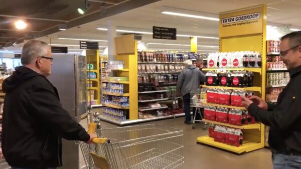 Omdat 'ie weer rondgaat: man wint 1 minuut gratis winkelen bij de Jumbo