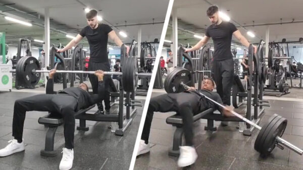 Handig hoor, zo'n spotter tijdens het bankdrukken