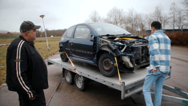 Kan gewoon: een geldige APK regelen voor een compleet gesloopte auto