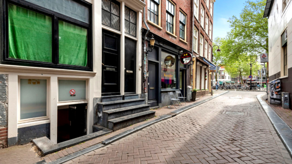 Amsterdams buitenkansje: 26 hele vierkante meters voor slechts €225.000,-
