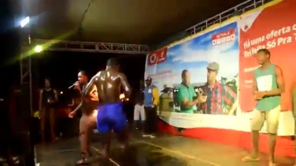 Vuurvaste man blijkt toch aardig brandbare ballen te hebben