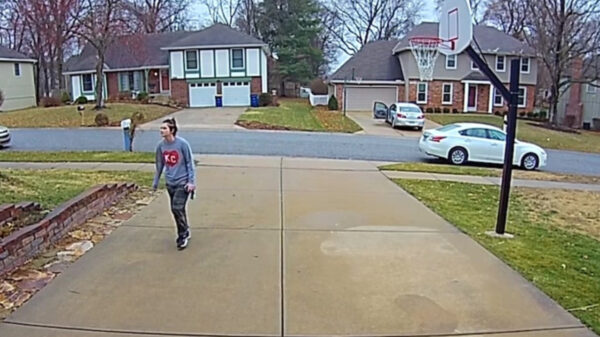 Vrouw kan de oprit niet af omdat er aan de OVERKANT een auto geparkeerd staat