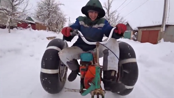 Met deze Russische Blyatmobiel is geen sneeuwstorm te heftig!