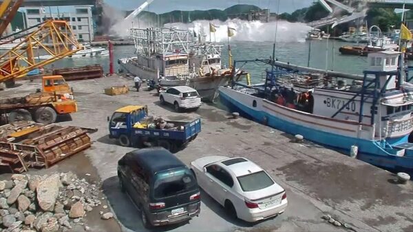 Brug in Taiwan stort in na typhoon Mitag: tankwagen stort naar beneden, 14 gewonden en 5 mensen vermist