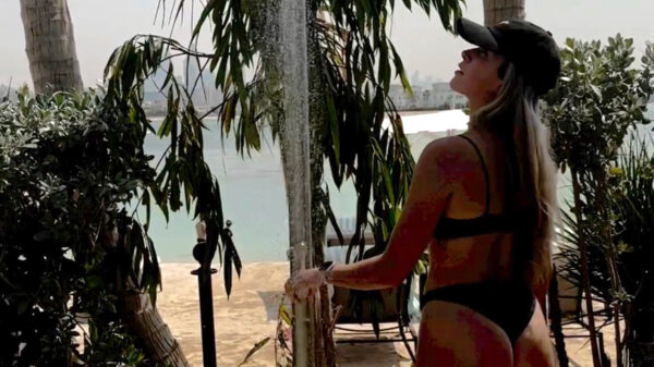 Veel gezeur op douchende Jade Anna: "Douche je altijd zo kort, stinkerd??"