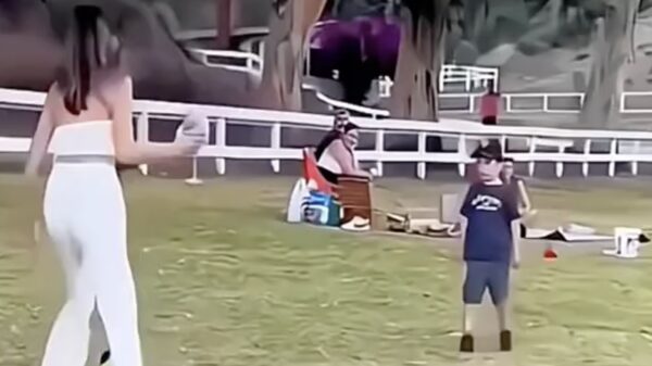 Wraak nemen op je moeder die je met voetbal voor schut zet