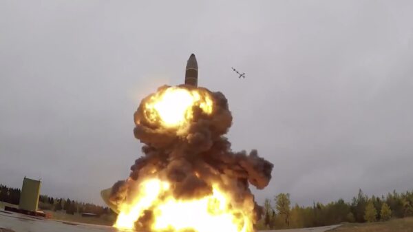 Het lanceren van een Topol-M raket blijft indrukwekkend om te zien