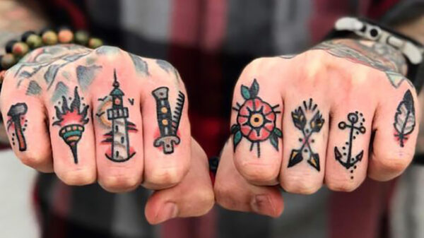 Liefhebbers van tatoeages komen weer volledig aan hun trekken (130)