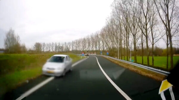 Spookrijdende vrouw zorgt voor een kleine hartverzakking op de A2 bij Den Bosch