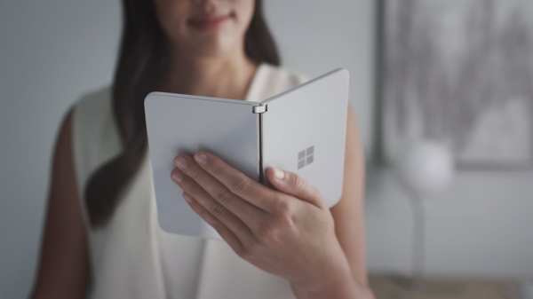Ook Microsoft gaat aan de dubbele schermen met de Surface Duo