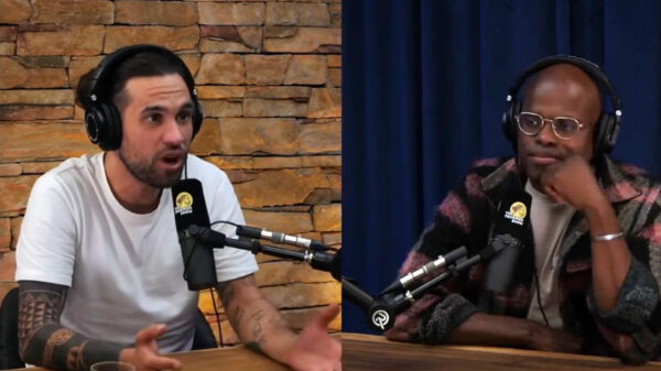 Complotcabaretier Jandino Asporaat gelooft niet in de maanlanding en in 9/11