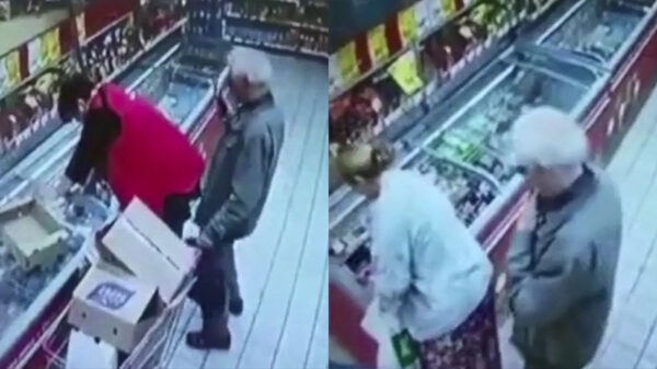 Gepensioneerde luchtgitaarspeler heeft sjans bij de vrouwtjes in de buurtsuper