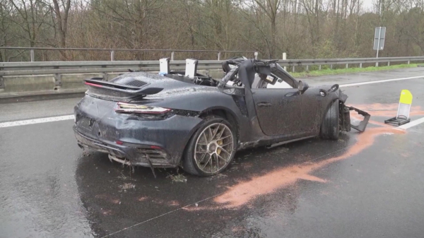 Vier Nederlanders omgekomen door horrorcrash met Porsches bij Duitse grens