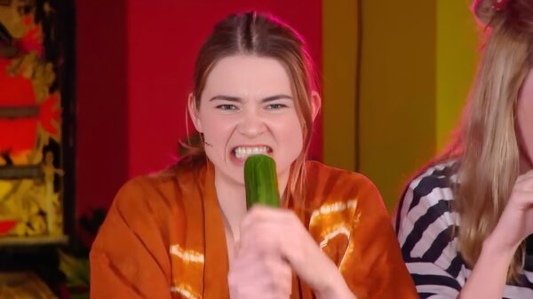 Belastinggeld goed besteed: fanatieke Gwen en Emma krijgen les van juf Mandy