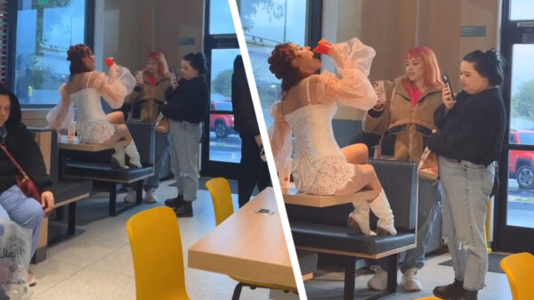 Helaas, ook in een friettent ontkom je niet aan die hinderlijke influencers