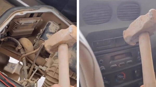 Protip voor als je auto niet werkt: dreigen met een hamer!