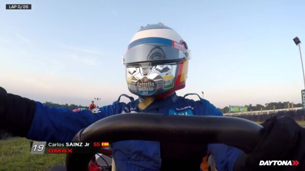 Carlos Sainz en Lando Norris laten op de kartbaan eventjes zien hoe het moet