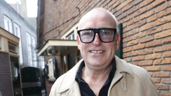 Lekker man: René van der Gijp is vandaag 62 geworden, maar 28 jaar geleden zag hij er héél anders uit