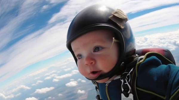Nu geopend: skydive-school voor peuters en baby's