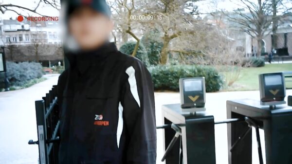 Lifehack: koop ambulancekleding en je loopt gratis de Zoo van Antwerpen binnen!