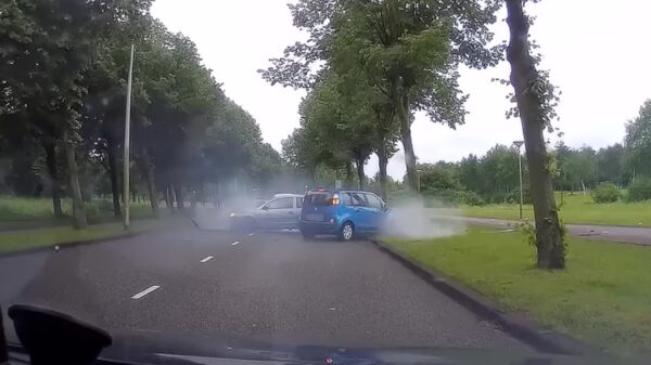 Tijd voor een compilatie van de allergrootste idioten op de Nederlandse wegen