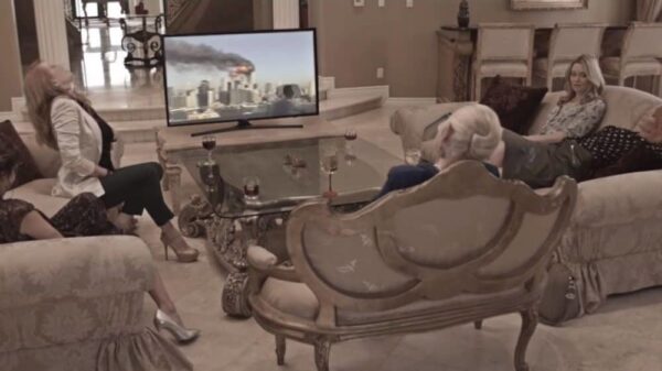 Vrouwen worden hitsig van andermans ellende in bizarre trailer Onania Club