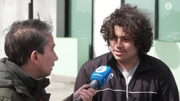 Leerlingen reageren op de taalgids van het LAKS: "Woke vind ik niks!"