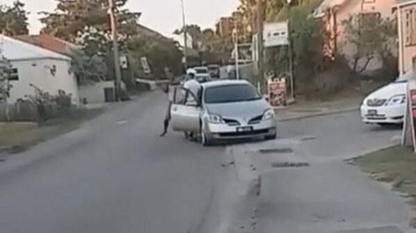 Verkeersruzie wordt opgelost met een harde klap van een knuppel