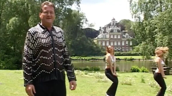 De muzikale monsterhit van de week: Mister Nightlife - Iedereen wist 't