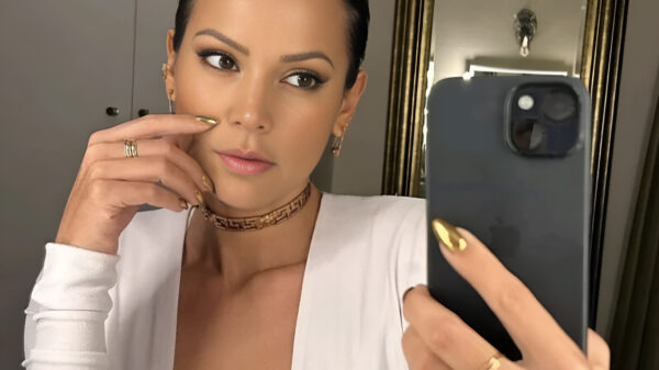 Ook zangeres Elize neemt een voorproefje op onze zondagse traditie