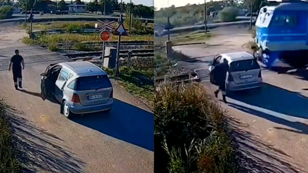 Oh kak, komt er tóch ineens een trein aan zetten