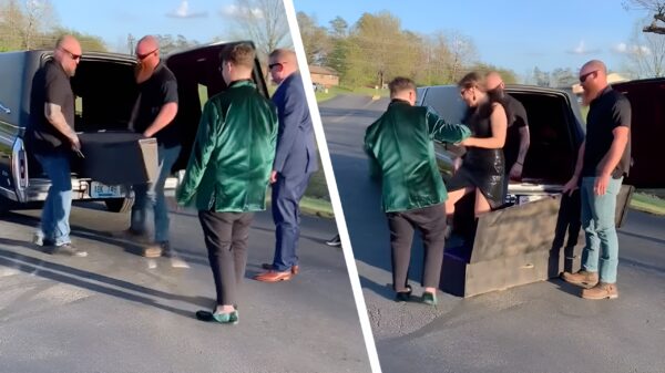 Legendarisch schoolgala: date verschijnt in lijkwagen en stapt uit een doodskist