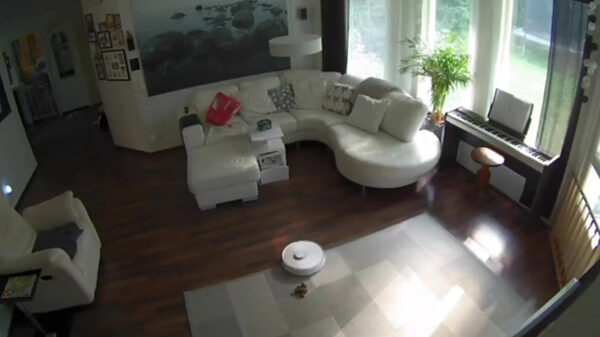 Als je hond in huis heeft zitten kakken en je roomba aan het werk slaat