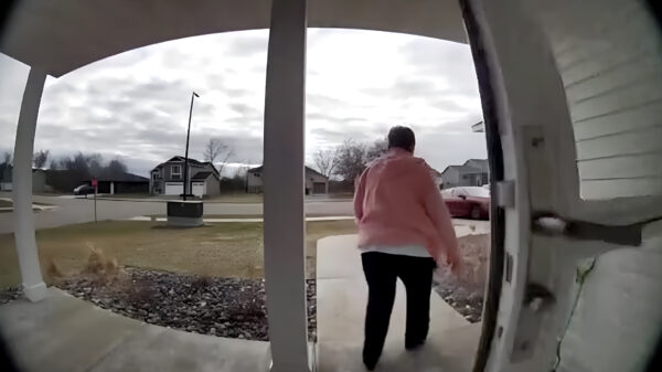 Als je tante nog niet op de hoogte was dat je een deurbelcamera hebt