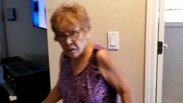 Je schoonmoeder een hartverzakking bezorgen is altijd lachwekkend