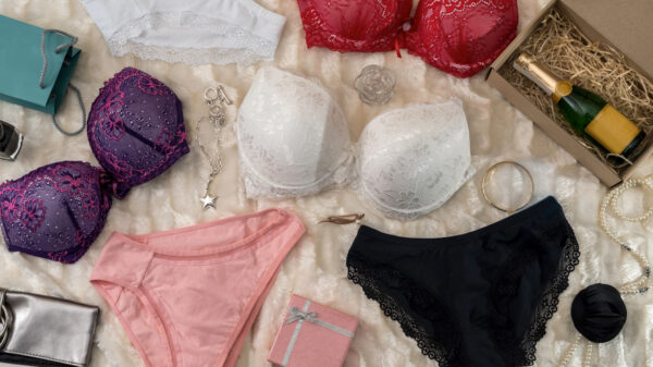 Zeg, welke BN'er verraste ons vanmorgen met een sensueel dansje in ondergoed?