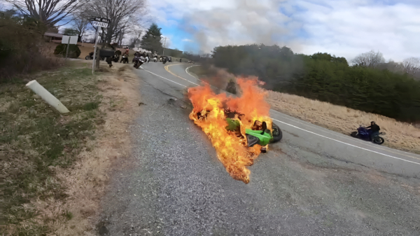 Coureur kan zijn gloednieuwe Kawasaki Ninja na flauw bochtje afschrijven