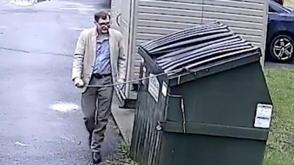 In Amerika weet je nooit wie of wat je in een vuilnisbak tegenkomt