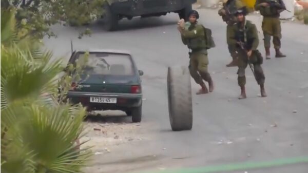 Falende militairen zorgen gelukkig voor een hoop vermaak