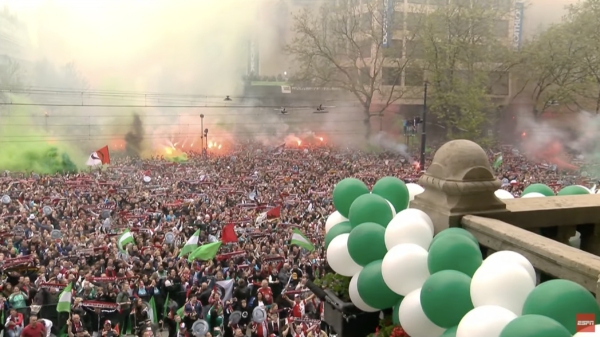 Live: supporters massaal aanwezig voor de huldiging van Feyenoord