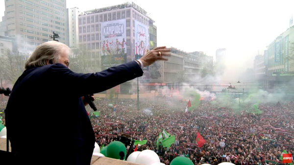 Live: supporters massaal aanwezig voor de huldiging van Feyenoord