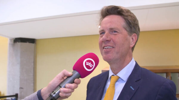 Martin Bosma sloopt de NPO vanwege het verspreiden van complottheorieën over Trump